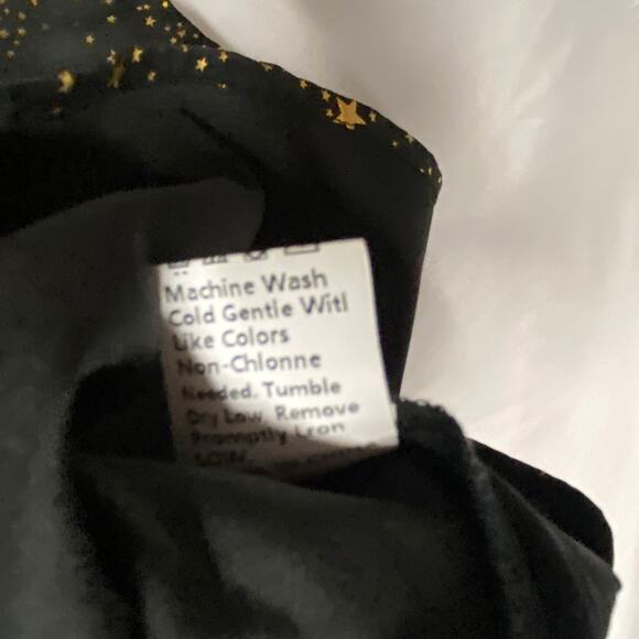 Black Top Size 8 XL Gold Stars Pullover V Neck Pointed Sleeves - Picture 5 of 6